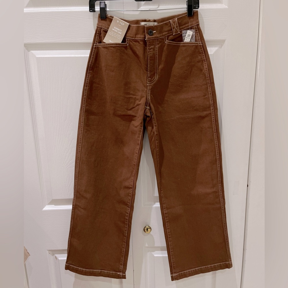 Madewell Wide-leg Jeans with white stitching. Size: 26 Petite